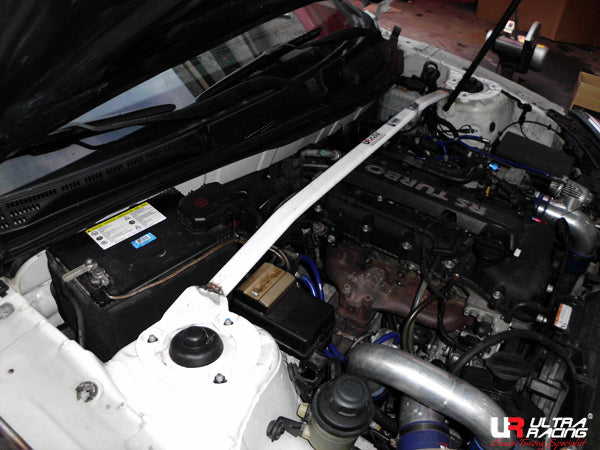 Barra de Torretas Delantera Superior Ultra Racing para Hyundai Genesis Sedan 12+