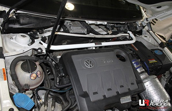 Barra de Torretas Delantera Superior Ultra Racing VW Passat CC 2.0D/3.6 AWD 05-13