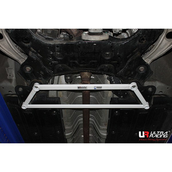 Barra Refuerzo Inferior Delantera Ultra Racing Hyundai i40 SW 11+