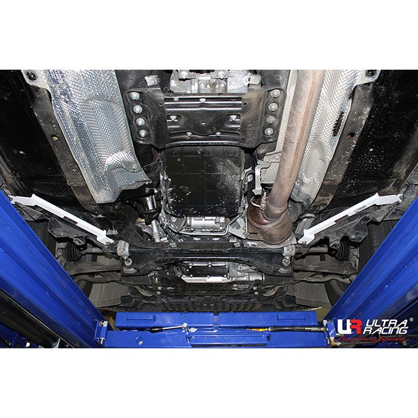 Barra Refuerzo Inferior Delantera Ultra Racing para Mercedes GLK 08-15