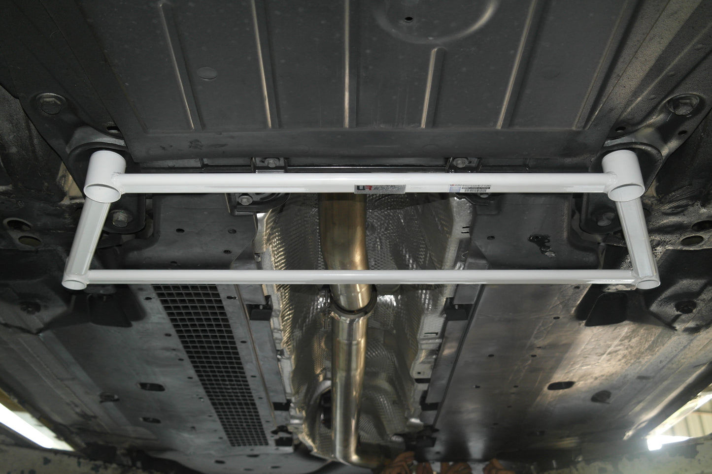 Barra Refuerzo Inferior Delantera 3214 Ultra Racing Para Renault Clio RS Mk4 13+