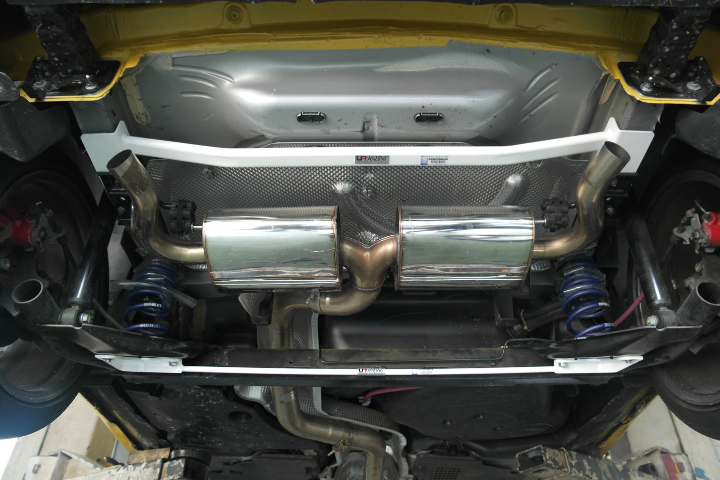 Barra de Torsión Trasera Ultra Racing para Renault Clio RS Mk4 13+