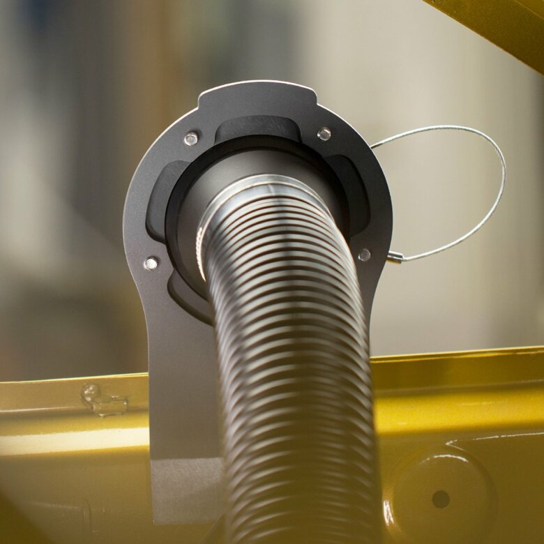 Soporte de Montaje de Acero para Tapa de Llenado Remota con Tornillos M6 Nuke Performance - Imagen 6