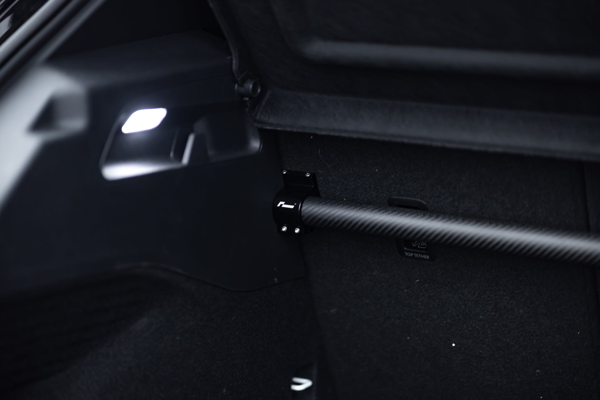 Refuerzo Trasero de Carbono RacingLine MQB para Volkswagen Polo AW AW.2 EA888 MQB - Imagen 5