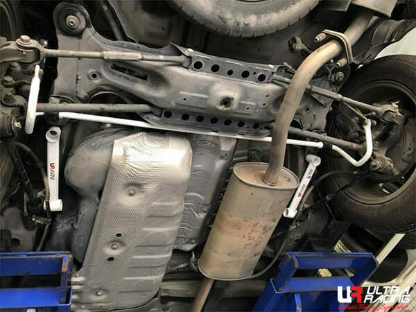 Barra Estabilizadora Trasera 19mm Ultra Racing para Toyota Harrier (XU30) 2.4 2WD 04-09