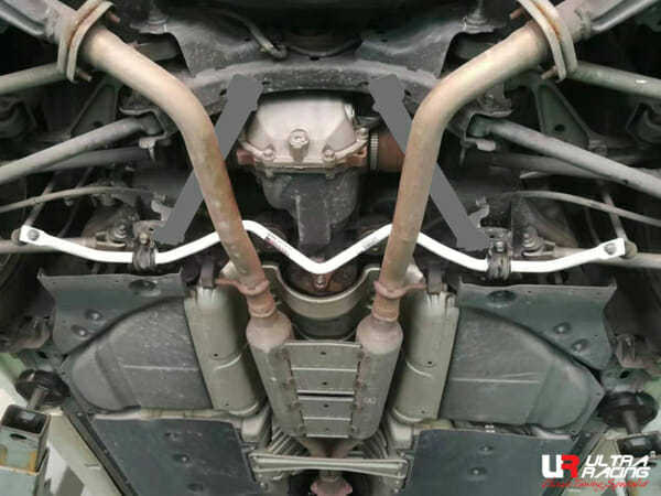 Barra Estabilizadora Trasera 20mm Ultra Racing Infiniti Q50/Q70