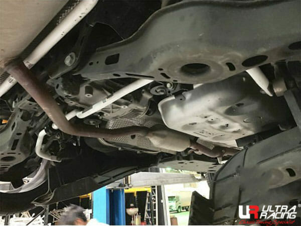 Barra Estabilizadora Trasera 24mm Ultra Racing para Toyota C-HR (AX-10) 1.2T 4WD 18+