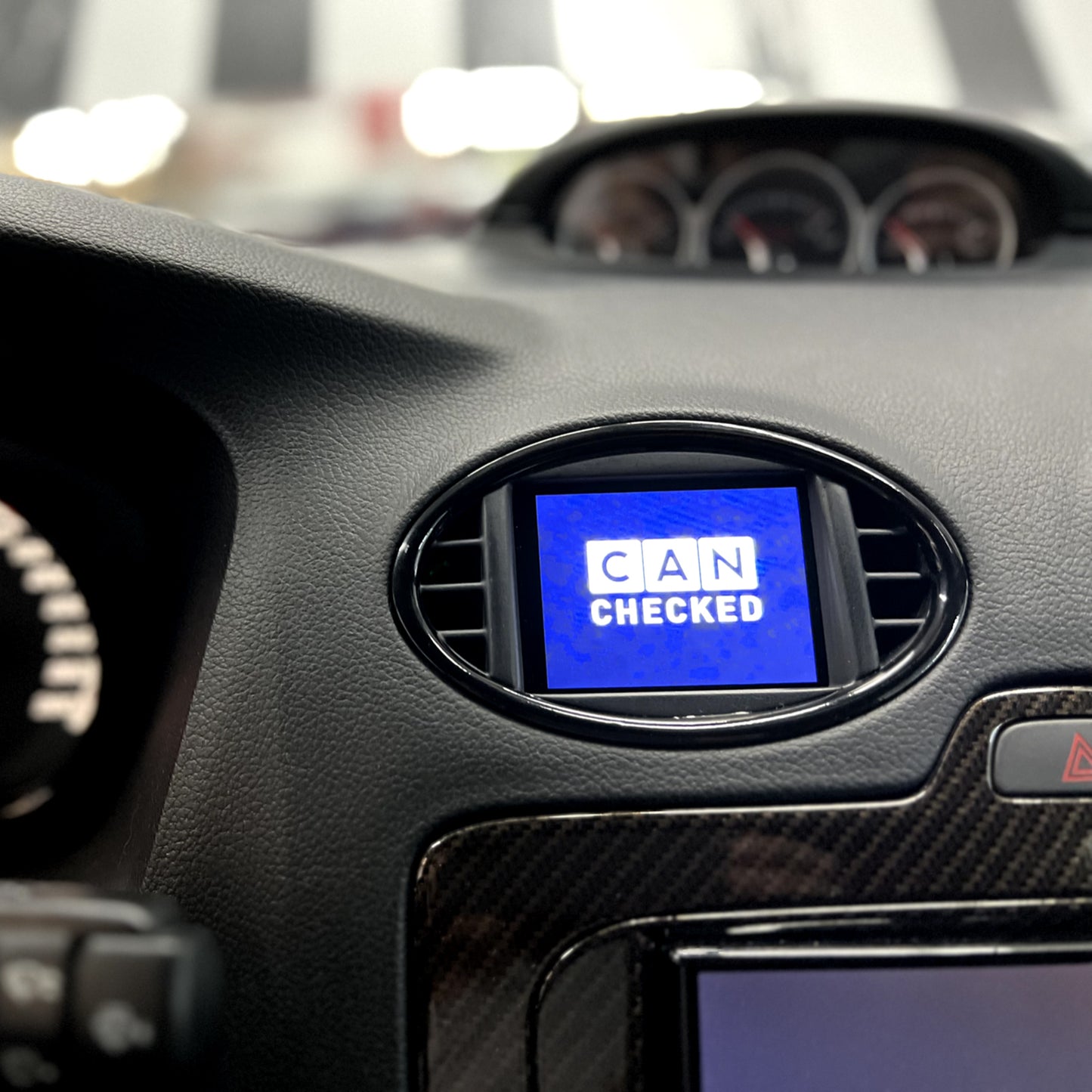 Display CANchecked MFD28 Gen2 para Ford Focus MK2 04-11