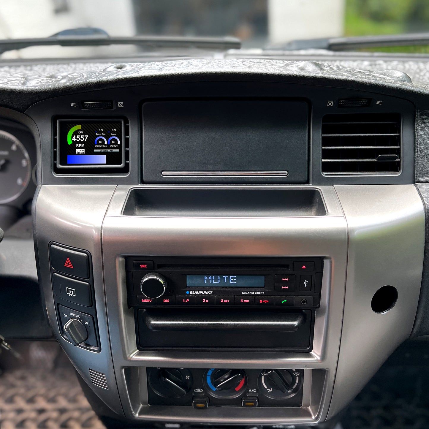 Display CANchecked MFD28 Gen2 para Nissan Patrol GYG1 LHD 1997-2013 - Imagen 3