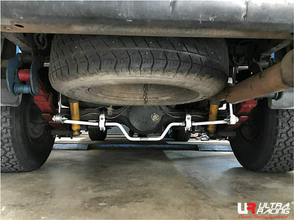 Barra Estabilizadora Trasera 19mm Ultra Racing para Isuzu D-Max 2ª Gen 2011 2.5D