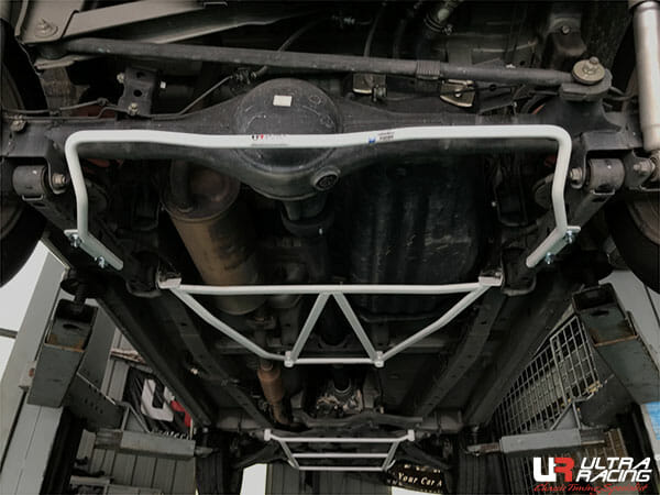 Barra Estabilizadora Trasera 19mm Ultra Racing para Toyota Avanza (F652) 1.5 2WD 16-18