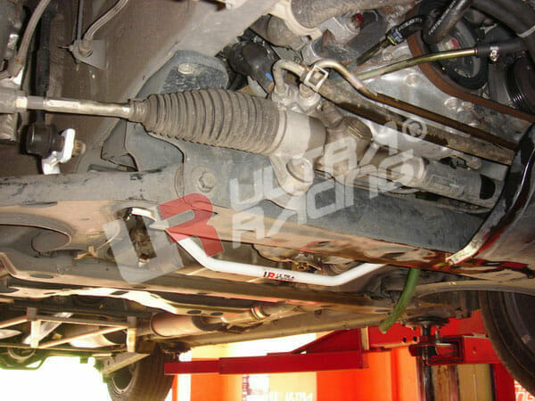 Barra Estabilizadora Delantera 20mm Ultra Racing para Toyota Avanza F600/F650