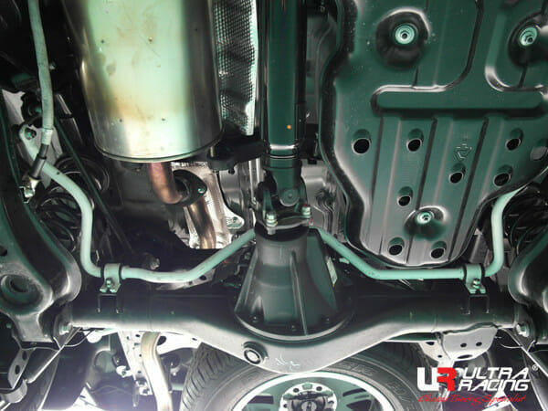 Barra Estabilizadora Trasera 22mm Ultra Racing Toyota Fortuner (AN150) 15+