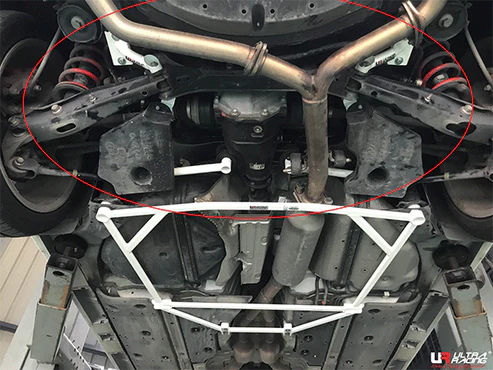 Barra Inferior Trasera de 2 Puntos Ultra Racing para Toyota Mark X (X120)