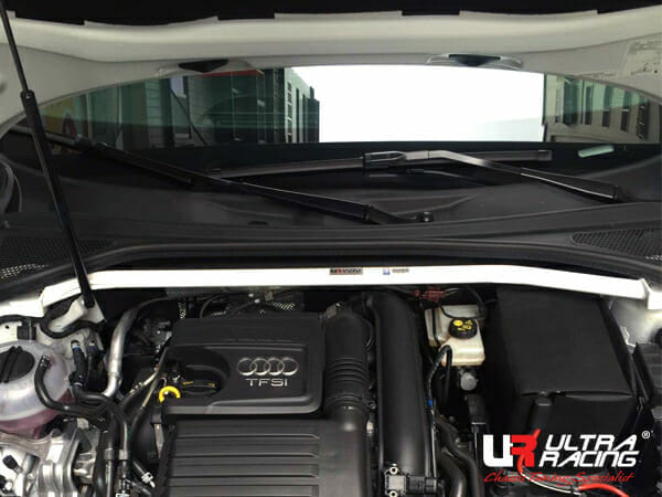 Barra De Torretas Delantera Superior Ultra Racing Para Audi A3 12+ 8V