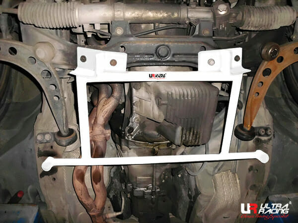 Barra Refuerzo Inferior Delantera Ultra Racing para BMW Z3 E37
