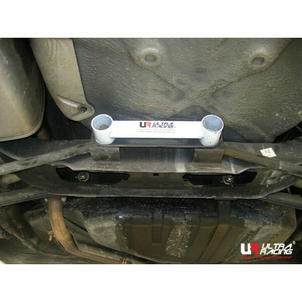 Barra Refuerzo Inferior Trasera Ultra Racing (751) Buick Excelle 1.8 03-16/Chevy Optra 02-09/Daewoo Lacetti 1.5 02-09 2WD