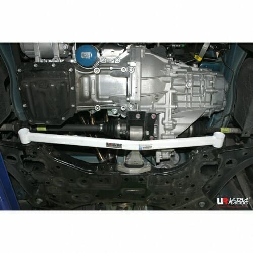 Barra Inferior Delantera Ultra Racing (3548) Hyundai Avante/Elantra (AD) 1.6 2WD MT 16+