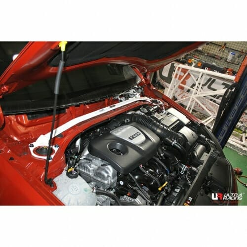 Barra de Torretas Superior Delantera Ultra Racing Hyundai Avante/Elantra (AD) 1.6 2WD 16-20 (3547)