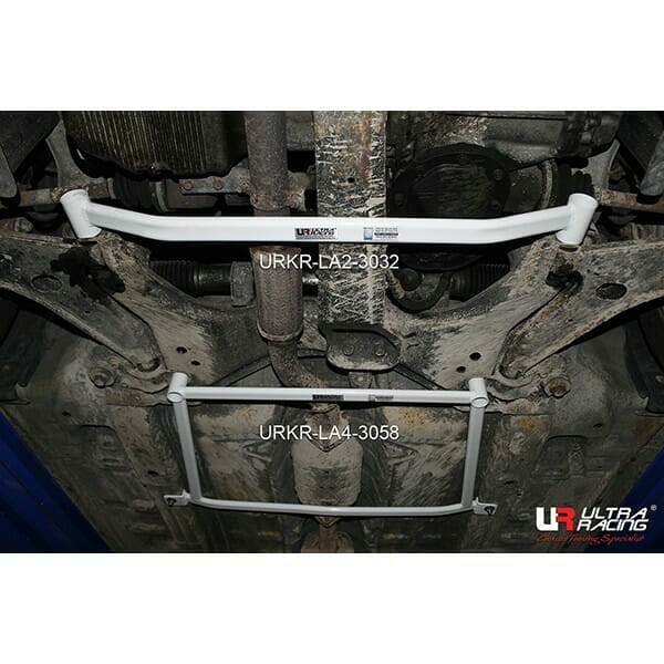 Barra Refuerzo Inferior Delantera Ultra Racing (3058) Daewoo Magnus (V200) 2.0 2WD 00-06