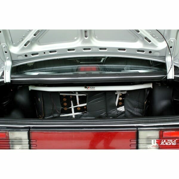 Barra de Torretas Trasera Superior Ultra Racing (1411) para Ford Laser (KF) 1.6 2WD 89–94