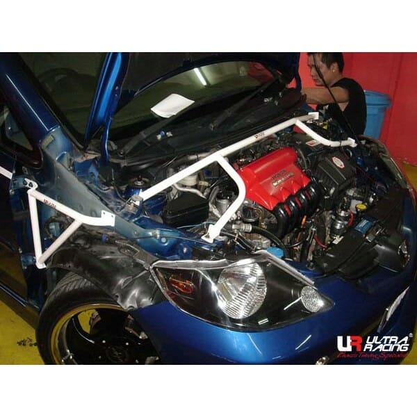 Barra de Torretas Superior Delantera Ultra Racing (051) para Honda City (GD8) 1.5 2WD 02-08