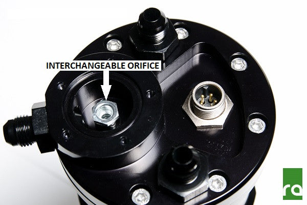Depósito Anti-Oleaje FST-R con Regulador para Ti Automotive E5LM Radium Engineering - Imagen 3