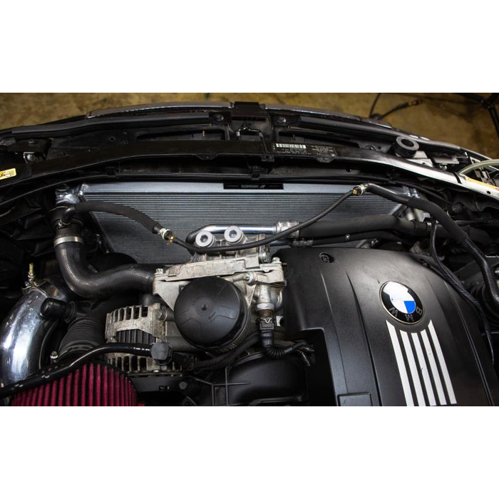 Radiador de Aluminio Mishimoto MMRAD-E90-07A Performance BMW 335I/135I (Automático) 06-13 - Imagen 5