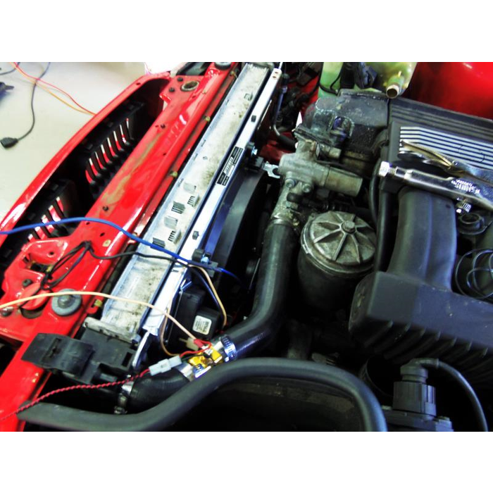 Mishimoto Cubierta Ventilador MMFS-E36-92K + CNTRL 1/8" NPT + Sonda Push In para BMW E36 92-99 - Imagen 4