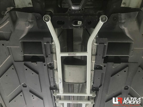 Refuerzo Delantero Ultra Racing Para Mercedes A250 W177 2.0T (18+)