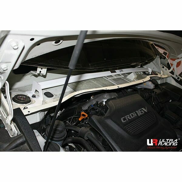 Barra de Torretas Superior Delantera Ultra Racing (3025) Kia Carnival (YP) 2.2D 2WD 14-21