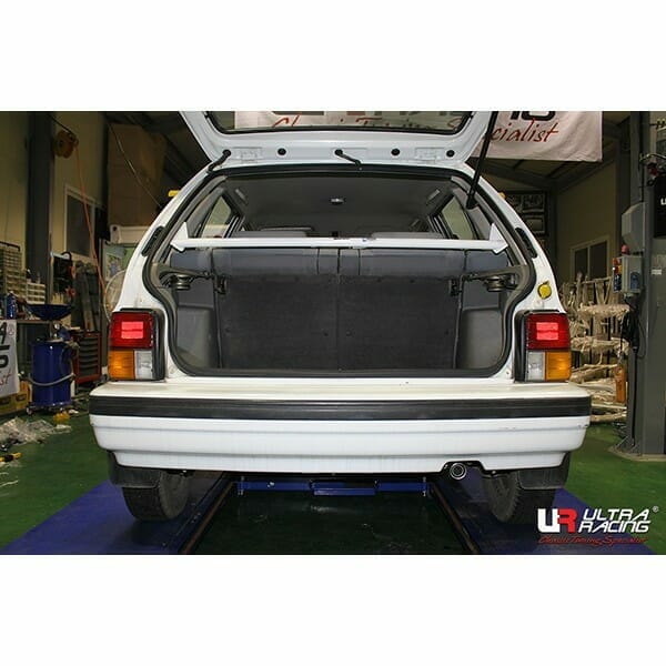 Barra de Refuerzo Trasera Ultra Racing Kia Pride (Y) 87-00