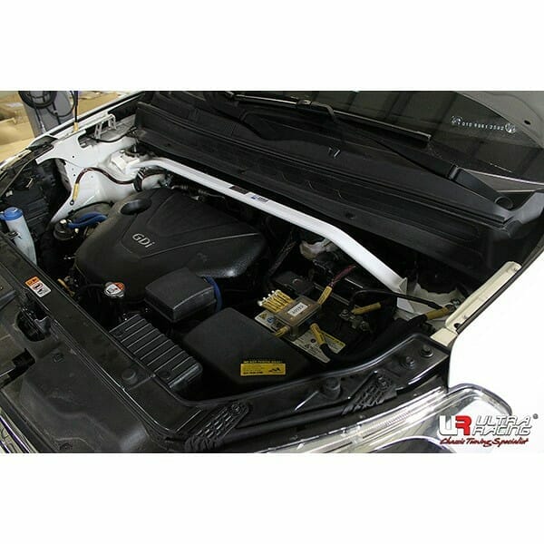 Barra de Torretas Superior Delantera Ultra Racing (2723) Kia Soul (AM) 1.6 GDI 2WD FL 10-13