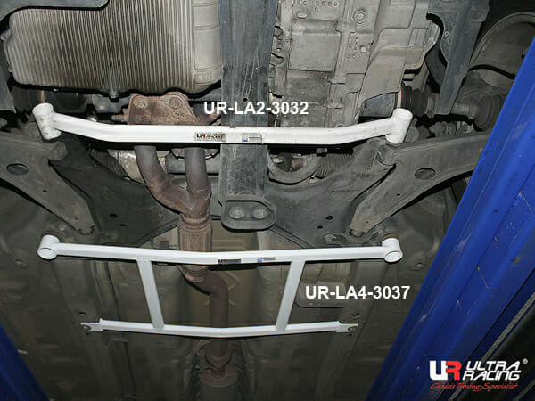 Barra Refuerzo Inferior Delantera Ultra Racing (3037) Daewoo Tosca LPI 2.0 2WD 06-11