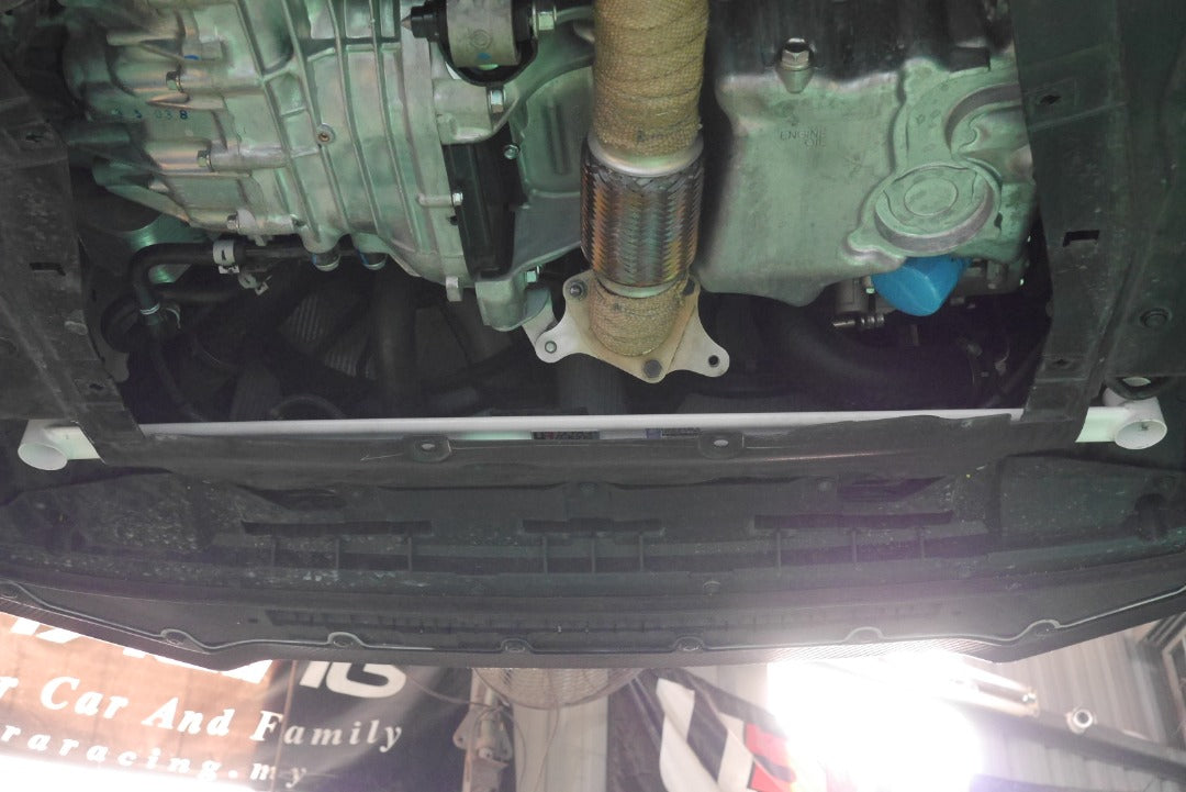 Barra Inferior Delantera Ultra Racing Para Honda Civic Type-R FK8 17+