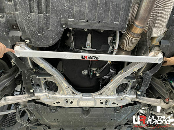 Barra Estabilizadora Inferior Delantera Ultra Racing 4075 Para BMW 7 G11/G30