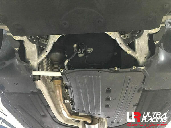 Barra Estabilizadora Inferior Delantera Ultra Racing (4109) BMW 3 G20