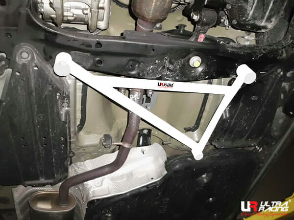 Barra Refuerzo Inferior Delantera Ultra Racing (2320) Scion IQ (AJ10) 1.3 2WD 12-15