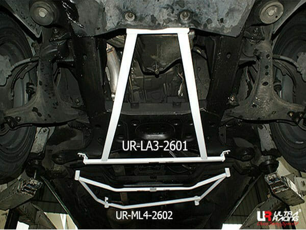 Barra Refuerzo Inferior Delantera Ultra Racing Ssangyong Rodius/Stavic 2.7D 4WD 04-12 (2601)