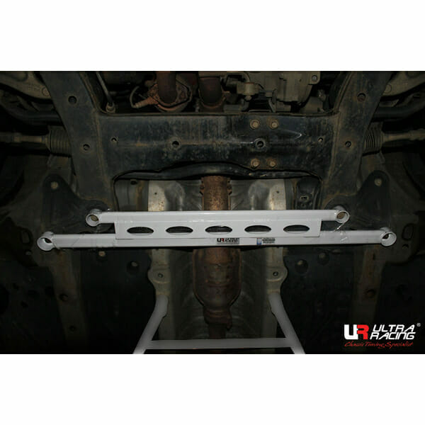 Barra Refuerzo Inferior Delantera Ultra Racing (2288) Hyundai Grandeur (TG) 2.7 2WD 05-11
