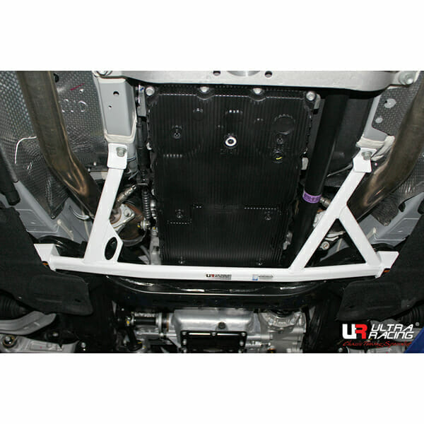 Barra Inferior Delantera Ultra Racing para Hyundai Genesis (DH) 3.8 V6 15-16 (4WD)