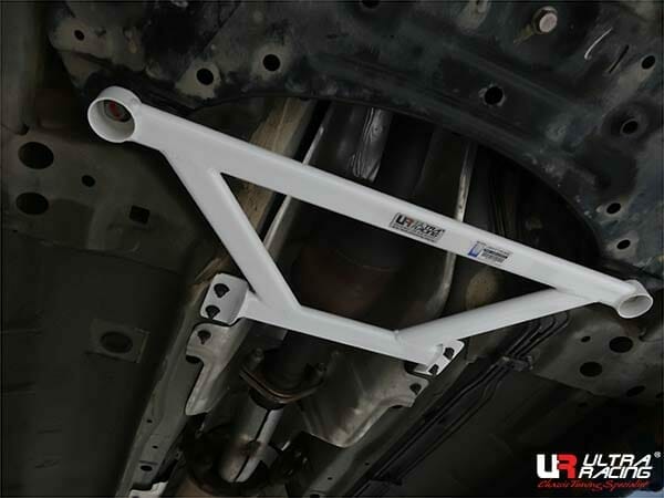 Barra Refuerzo Inferior Delantera Ultra Racing (2901) Luxgen S5