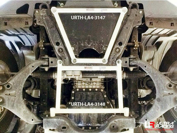 Barra Refuerzo Inferior Delantera Ultra Racing (3148) para Isuzu MU-X (RF10) 2.5 2WD 13-21