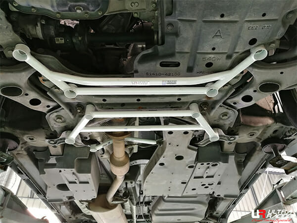 Barra Refuerzo Inferior Delantera (3704) Ultra Racing Lexus NX/Toyota Harrier