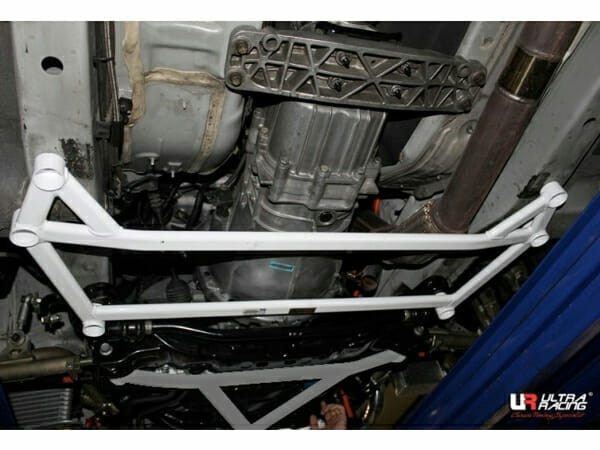Barra de Torretas Delantera Superior Ultra Racing (1473) Hyundai Genesis Coupe (BK) 2.0T/3.8 09-16/Rohens 2.0T 09-16 2WD