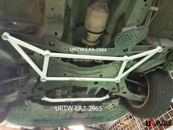 Barra de Torretas Delantera Superior Ultra Racing (2964) para Ford I-Max/Mazda 5
