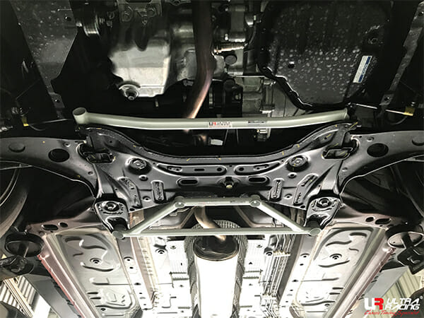 Barra Inferior Delantera Ultra Racing (4213) para Perodua Ativa 1.0T 2WD 21+