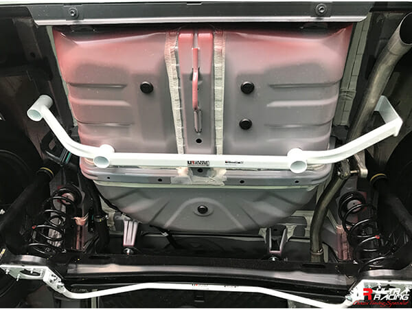 Barra de Torsión Trasera Ultra Racing (4215) para Perodua Ativa 1.0T 2WD 21+