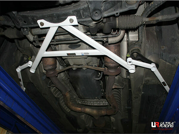 Barra de Torretas Delantera Superior Ultra Racing (3292P) para Lexus SC 430 (Z40) 09-14