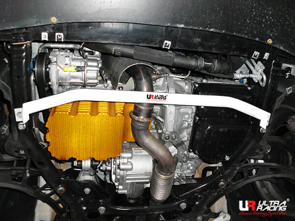 Barra Inferior Delantera Ultra Racing (2937) para Mini Country Man R60 1.6T 4WD 10-16